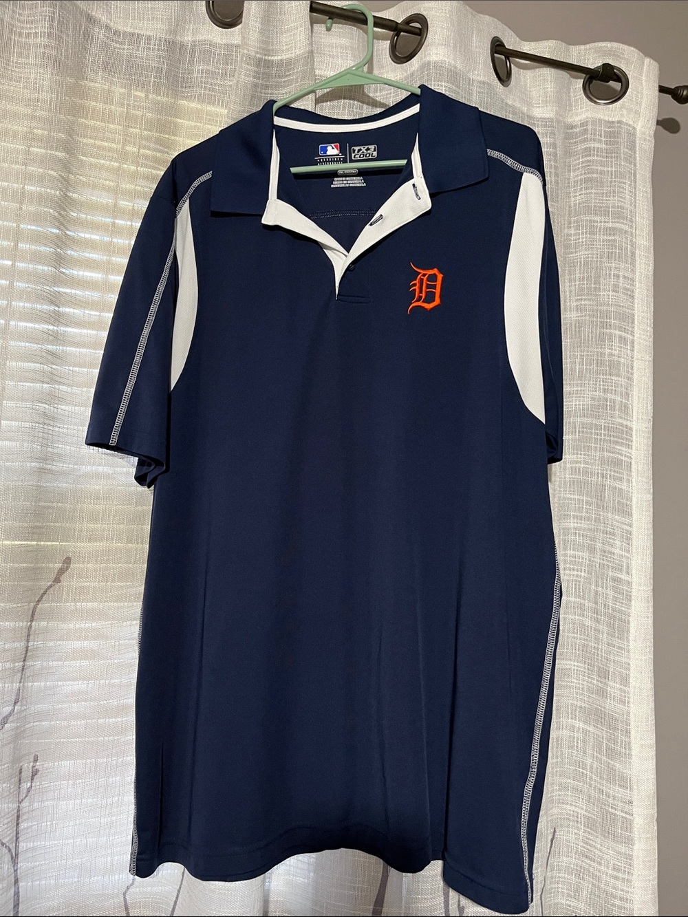 Men’s Detroit Tigers Navy Polo Shirt with White Accents